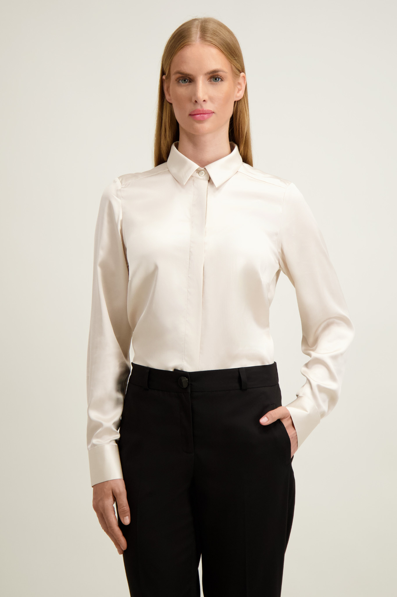 Beżowa koszula damska 87497