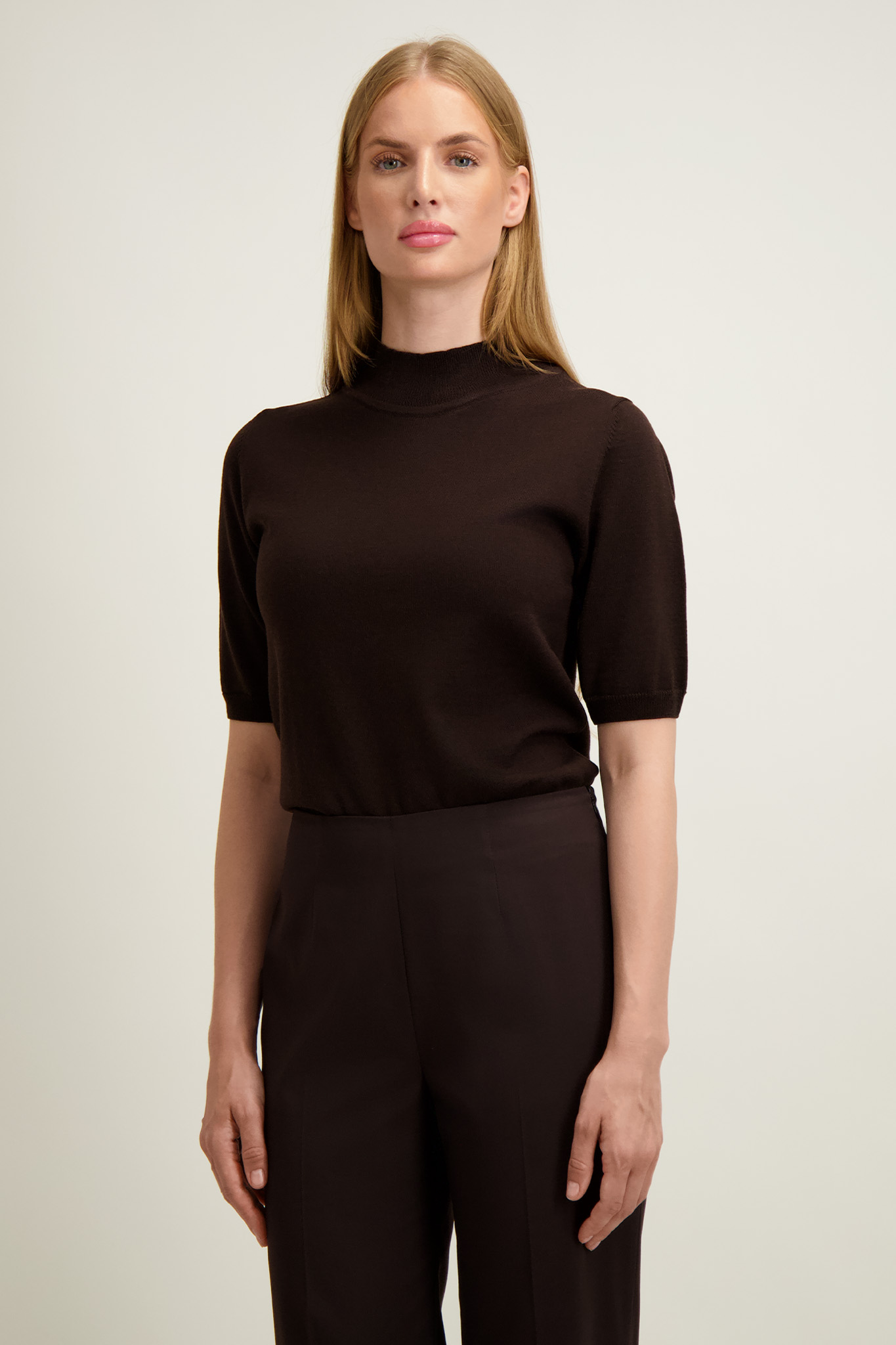 Brązowy półgolf damski z wełny merino 87443