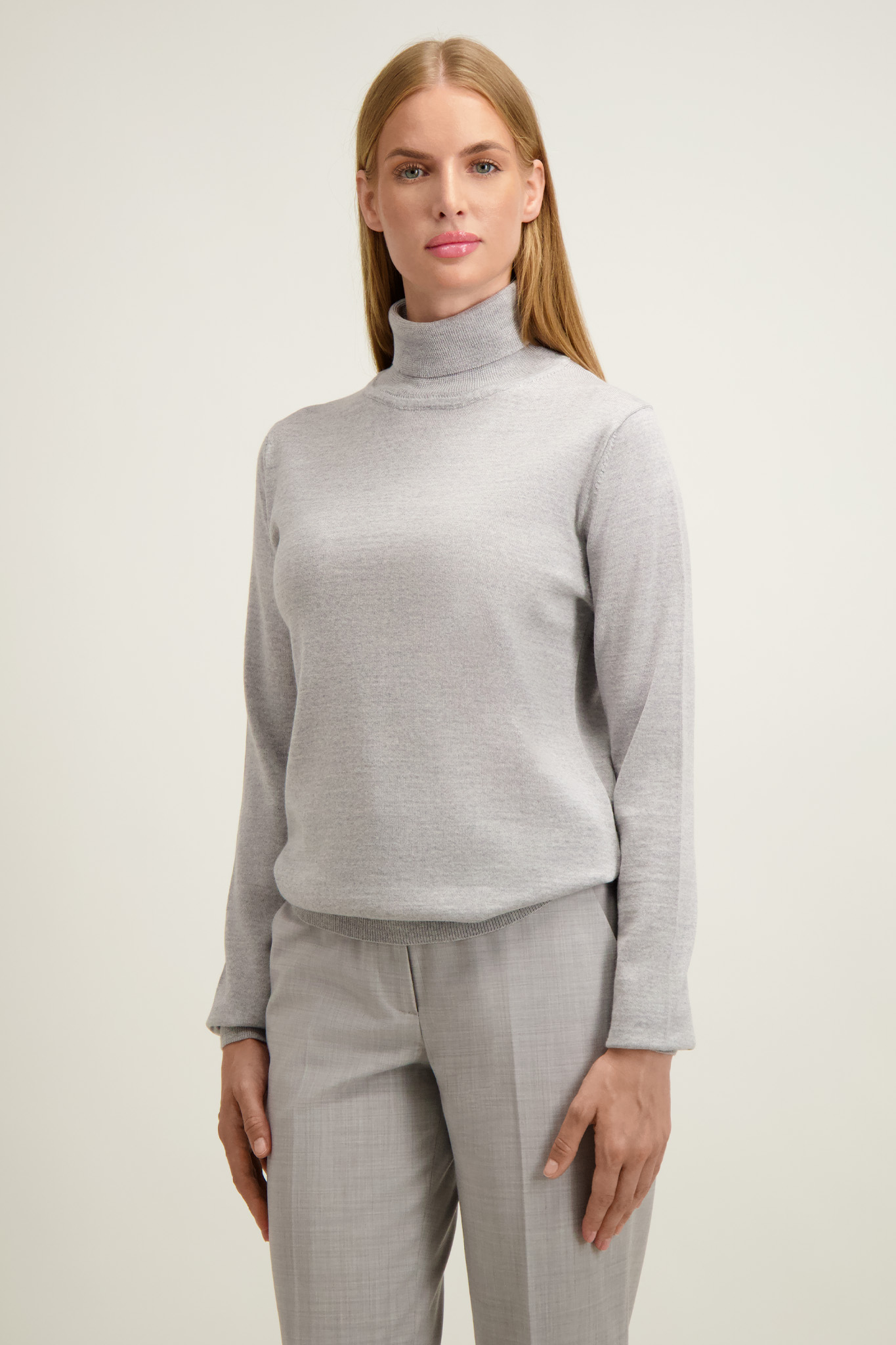 Szary golf damski z wełny merino 87442