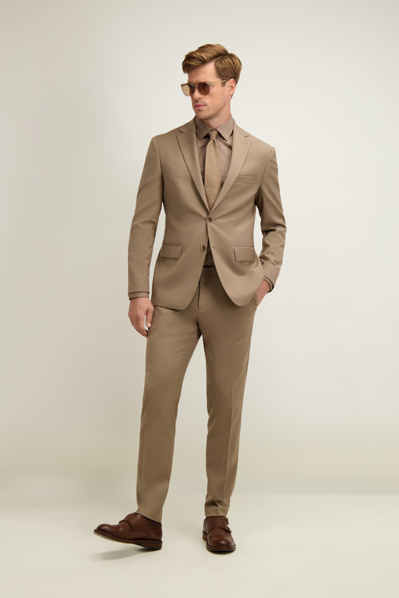 Beżowe spodnie męskie z wełną 66437