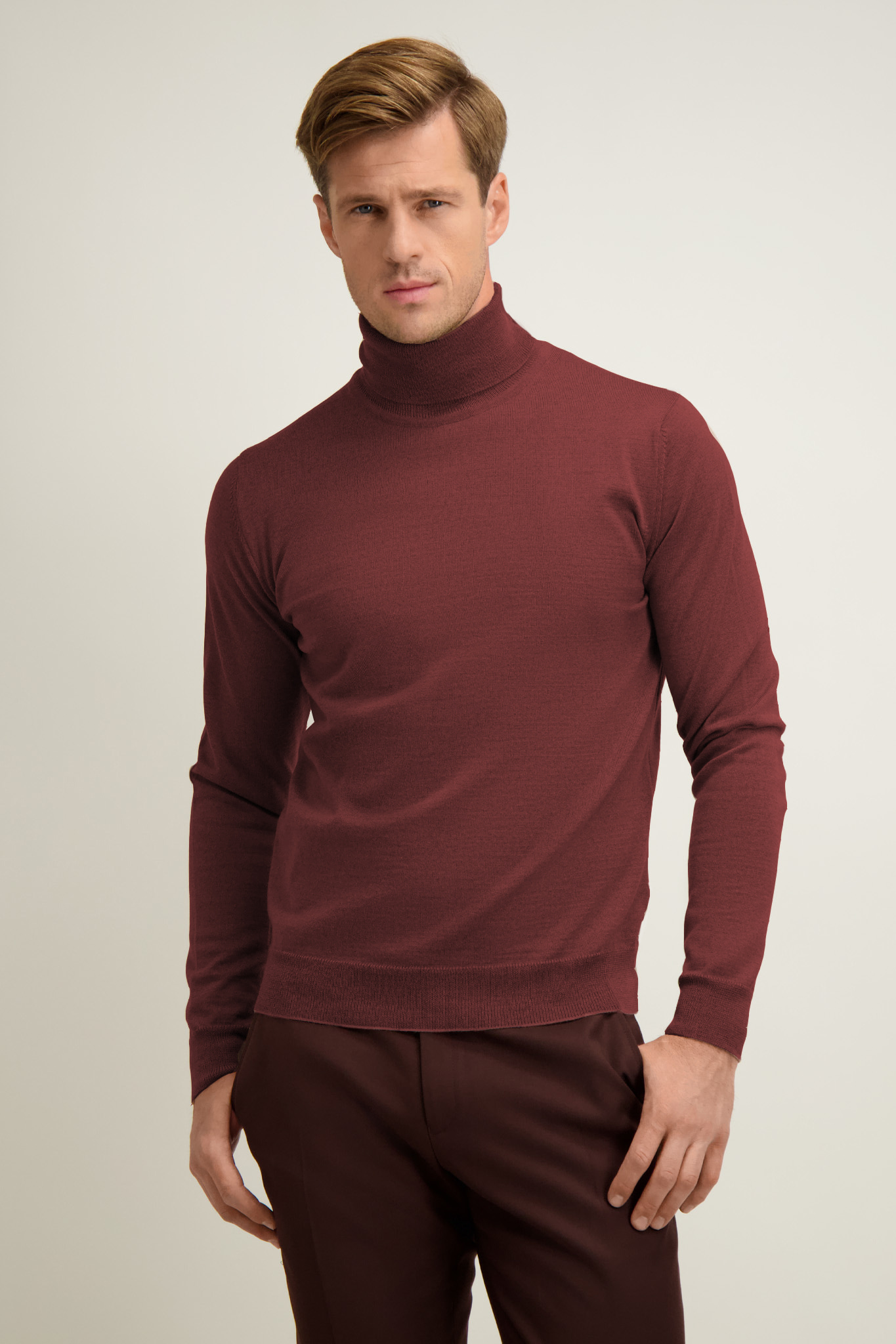 Bordowy golf męski z wełny merino 74360