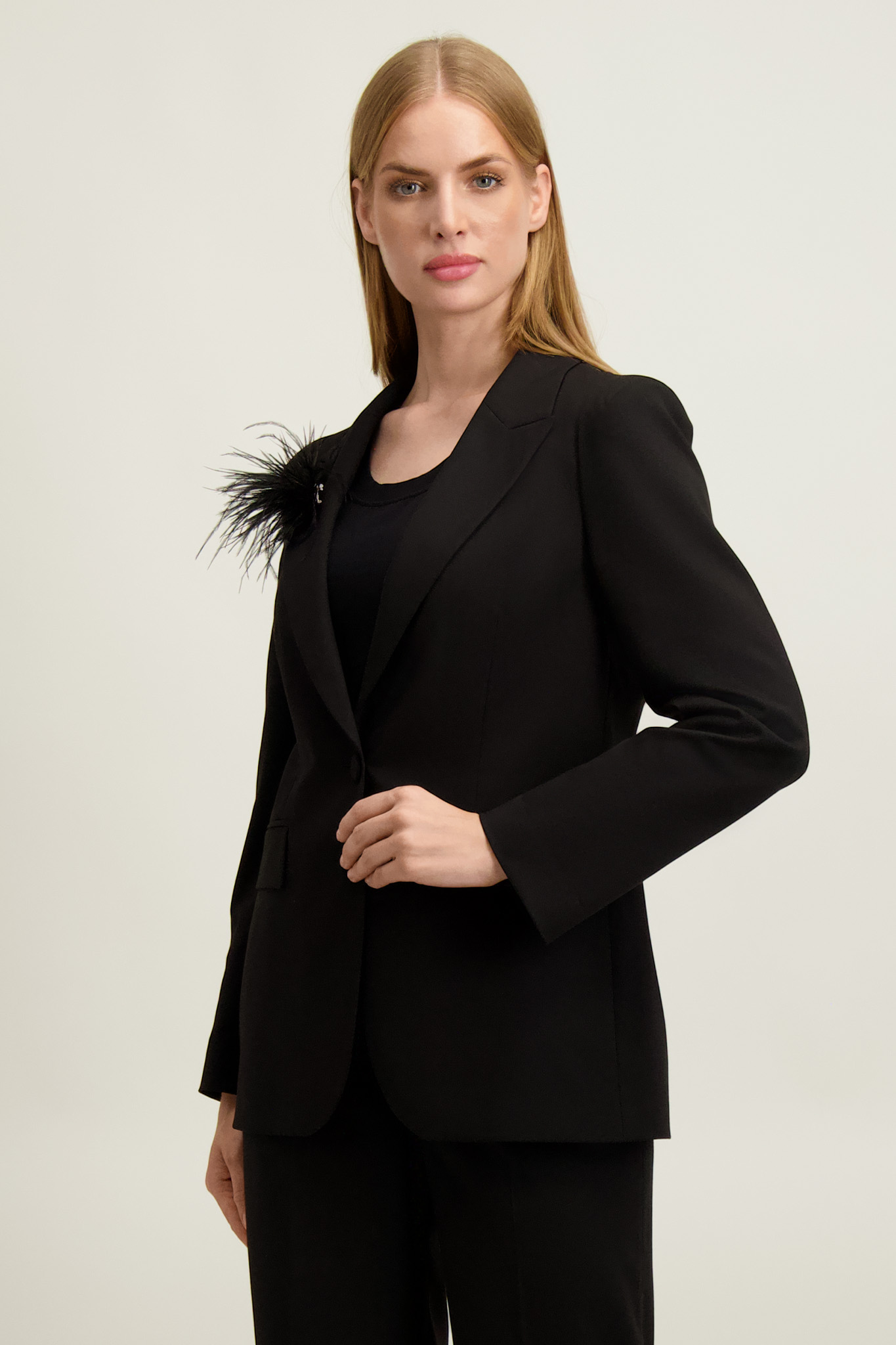 Czarna marynarka damska 87545